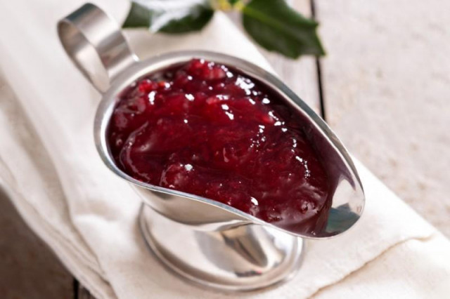Соус до м'яса з брусниці з ялівцевими ягодами рецепт з фото 