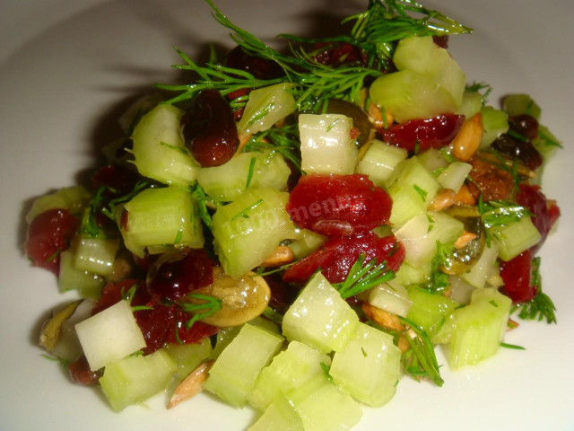Салат з селерою родзинками і журавлиною рецепт з фото 