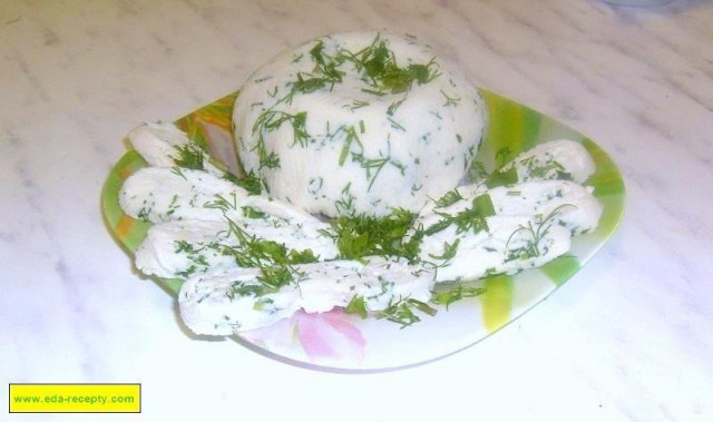 Сир з коров'ячого молока і кефіру з різними добавками рецепт з фото покроково 