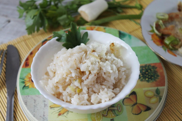 Рис з цибулею пореєм типу плову рецепт з фото 