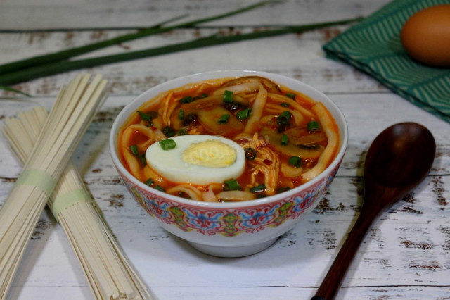 Азіатський гострий суп з куркою і овочами рецепт з фото покроково 