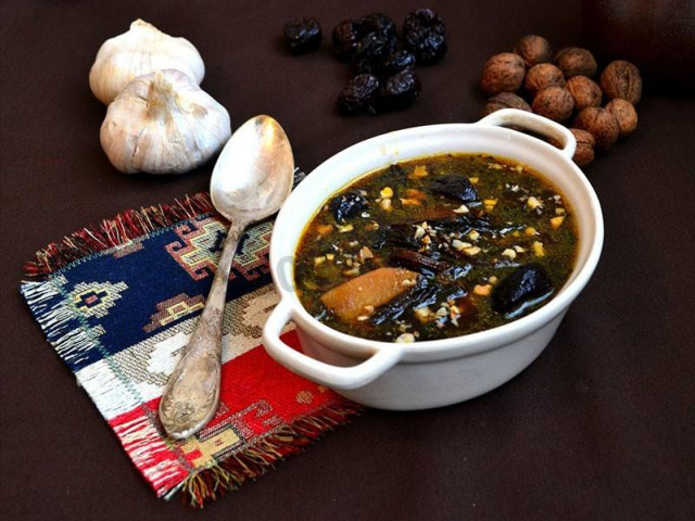 Суп з авелука з горіхами і чорносливом рецепт з фото 