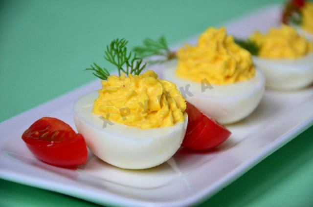 Закуска яйця фаршировані зеленню з твердим сиром рецепт з фото покроково 