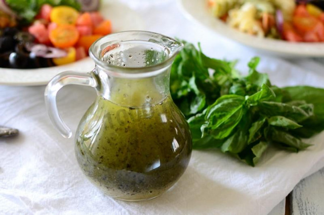 Заправка для салату з оливковою олією, гірчицею і оцтом рецепт з фото 