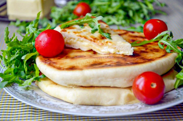 Хачапурі з сиром і сиром на сковороді рецепт з фото покроково 