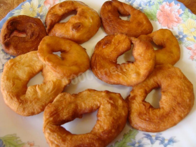 Пончики дріжджові смажені в олії рецепт з фото покроково 