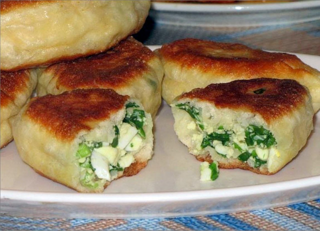 Смажені пиріжки з зеленою цибулею і яйцем дріжджові рецепт з фото покроково 
