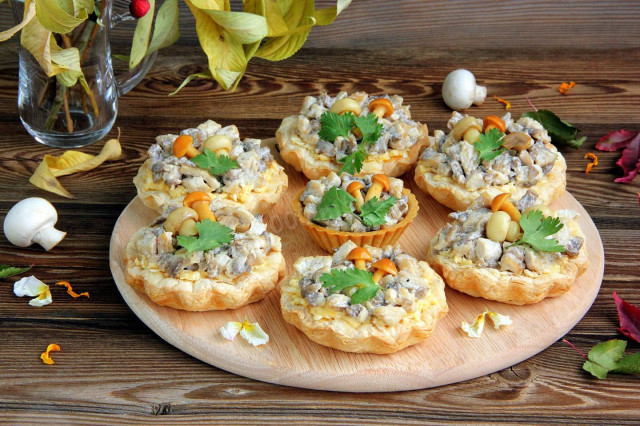 Тарталетки з куркою грибами і сиром в духовці рецепт з фото покроково і відео 