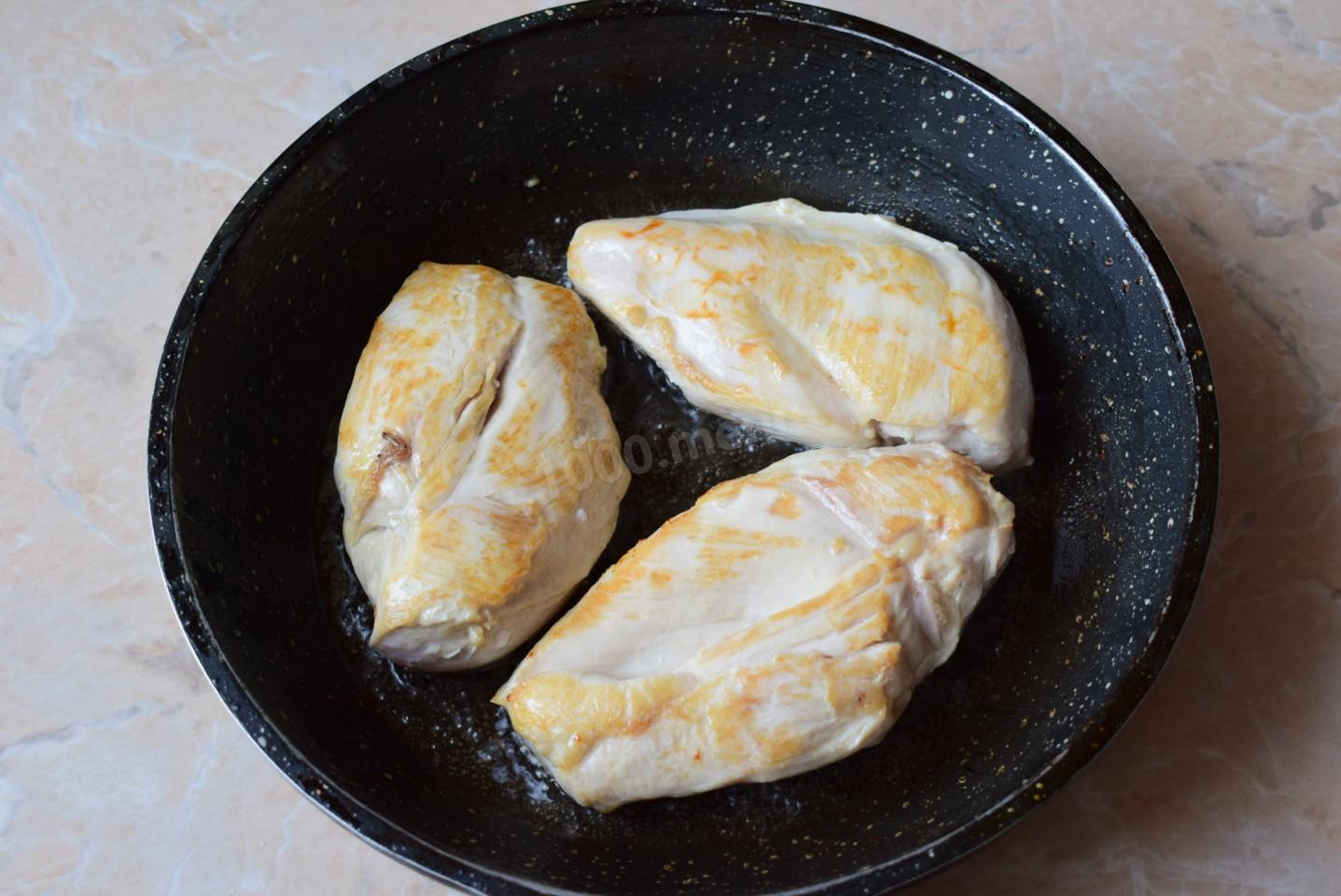 Курица в сливочном сыре на сковороде