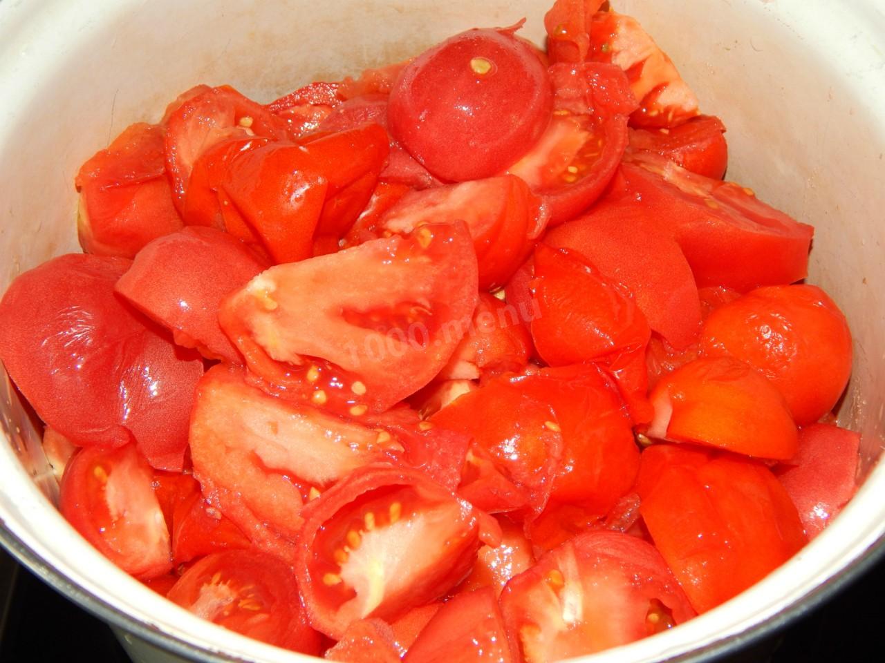 Овощи в томатной пасте. Долька помидора. Помидоры дольками с луком. Помидоры в томатном соке. Нарезанные помидоры на зиму.