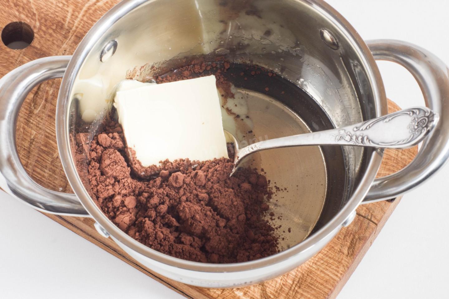 Шоколадное масло рецепт с фото. Какао на молоке. Какао для готовки. Какао варить. Домашняя шоколадная паста из какао порошка.